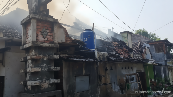 Gegara Cas HP di Atas Kasur – Rumah di Mojokerto Hangus Terbakar