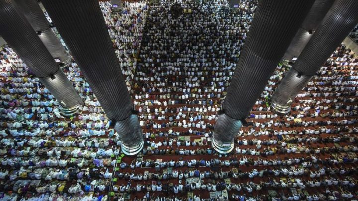 Main Agenda: Tata Cara Sholat Idul Adha dan Bacaannya yang Benar, Niat dan Amalannya