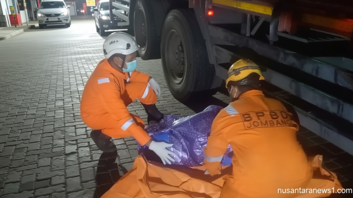 Pemotor Sekeluarga Kecelakaan di Jombang – Ayah Tewas Terlindas Truk Anak dan Istri Luka