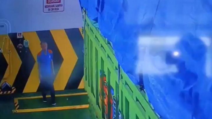 Terekam CCTV! ABK Tewas Terjepit Truk saat Atur Kendaraan Masuk Kapal di Pelabuhan Merak