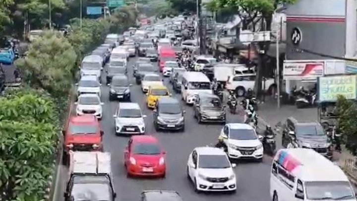 Ribuan Kendaraan Tinggalkan Bandung Hindari Puncak Arus Balik Libur Panjang