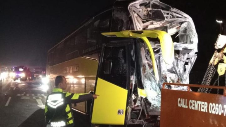 New Policy: Kecelakaan Bus Study Tour Tabrak Truk Boks di Tol Cipali, 1 Orang Tewas 10 Penumpang Luka