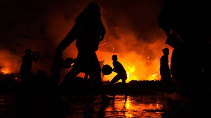 Tragis! Pasutri Lansia di Bengkalis Tewas Terbakar Dalam Rumah – Polisi Tangkap 9 Remaja