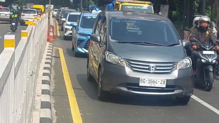 Latest Program: Jalur Wisata Lembang Bandung Macet Parah jelang Akhir Libur Panjang Idul Adha