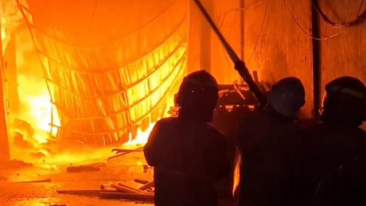 Key Issue: 9 Kios di Pasar Ciroyom Bandung Ludes Terbakar