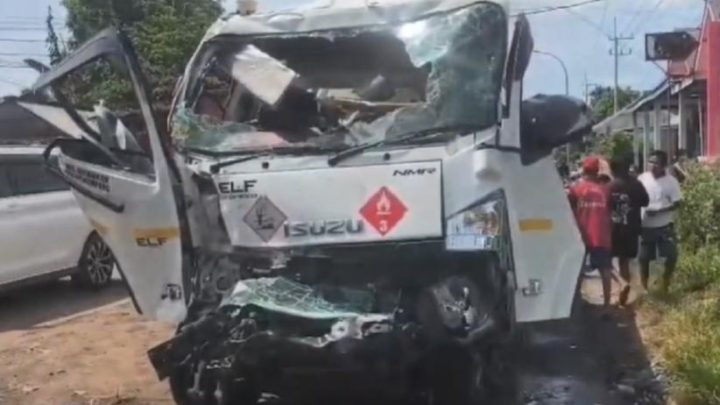 Kecelakaan Beruntun 4 Kendaraan di Pantura Situbondo – Pemotor Tewas