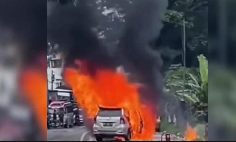 minibus_terbakar