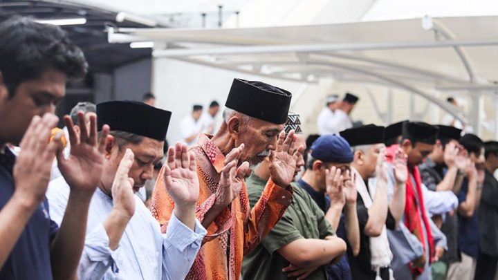 Topics Covered: Bacaan Takbir 7x Sholat Idul Adha, Lengkap Teks Arab dan Artinya
