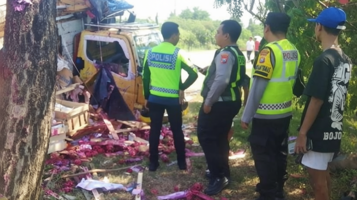 Kecelakaan di Bojonegoro – Pemotor Tewas Ditabrak Truk saat Hendak Masuk SPBU
