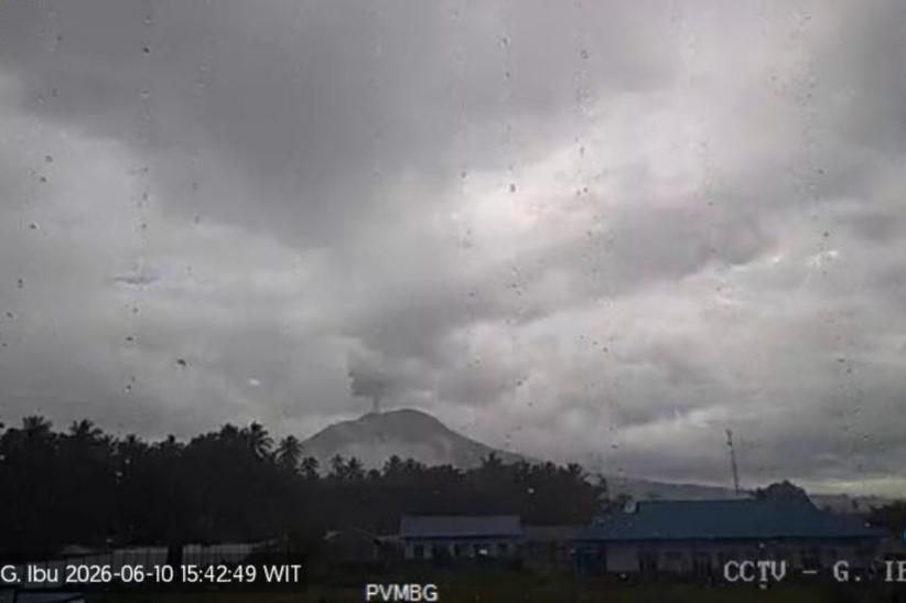 gunung_ibu_erupsi-1