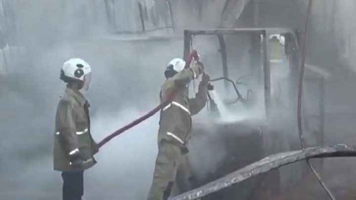 Pabrik Kayu di Kawasan Industri Candi Semarang Terbakar, 6 Damkar Dikerahkan