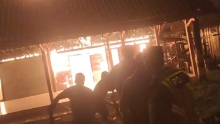 Kebakaran di Blora – 3 Rumah Kayu Ludes gegara Lupa Matikan Kompor