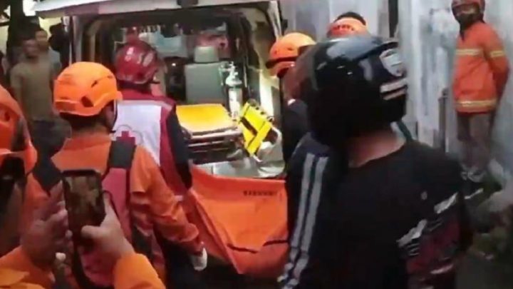 Kebakaran di Surabaya – Lansia Pemilik Toko Ditemukan Tewas dalam Kamar Mandi