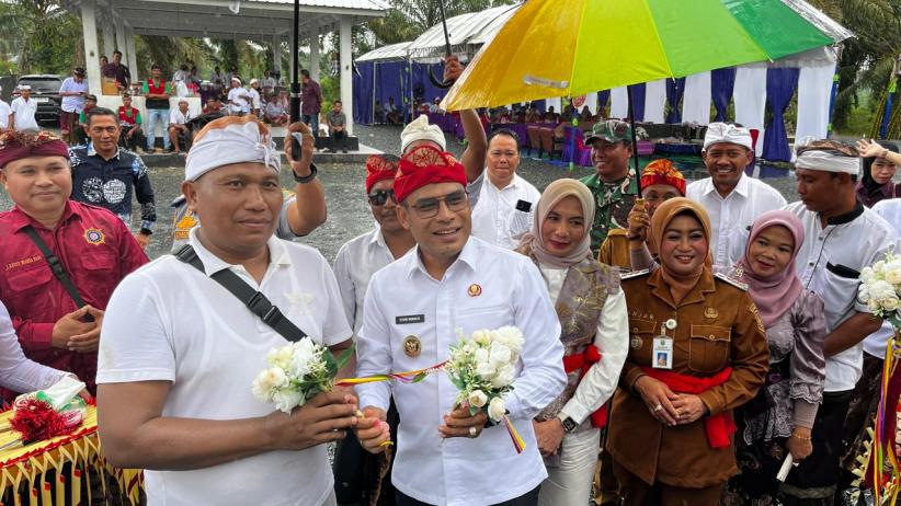 pemerintah_kabupaten_kotabaru_meresmikan_pura_praj