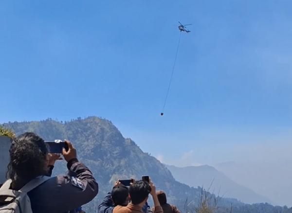 karhutla_di_bromo_meluas