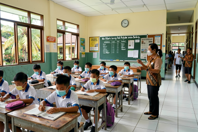 Abu Vulkanik Gunung Anak Krakatau sampai Bandung, Sekolah Wajibkan Siswa Pakai Masker