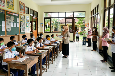 Sekolah di Jakarta Mulai Belajar Tatap Muka Besok, Siswa Diminta Tetap Pakai Masker